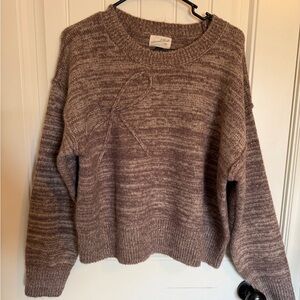 Universals Thread Bow Sweater